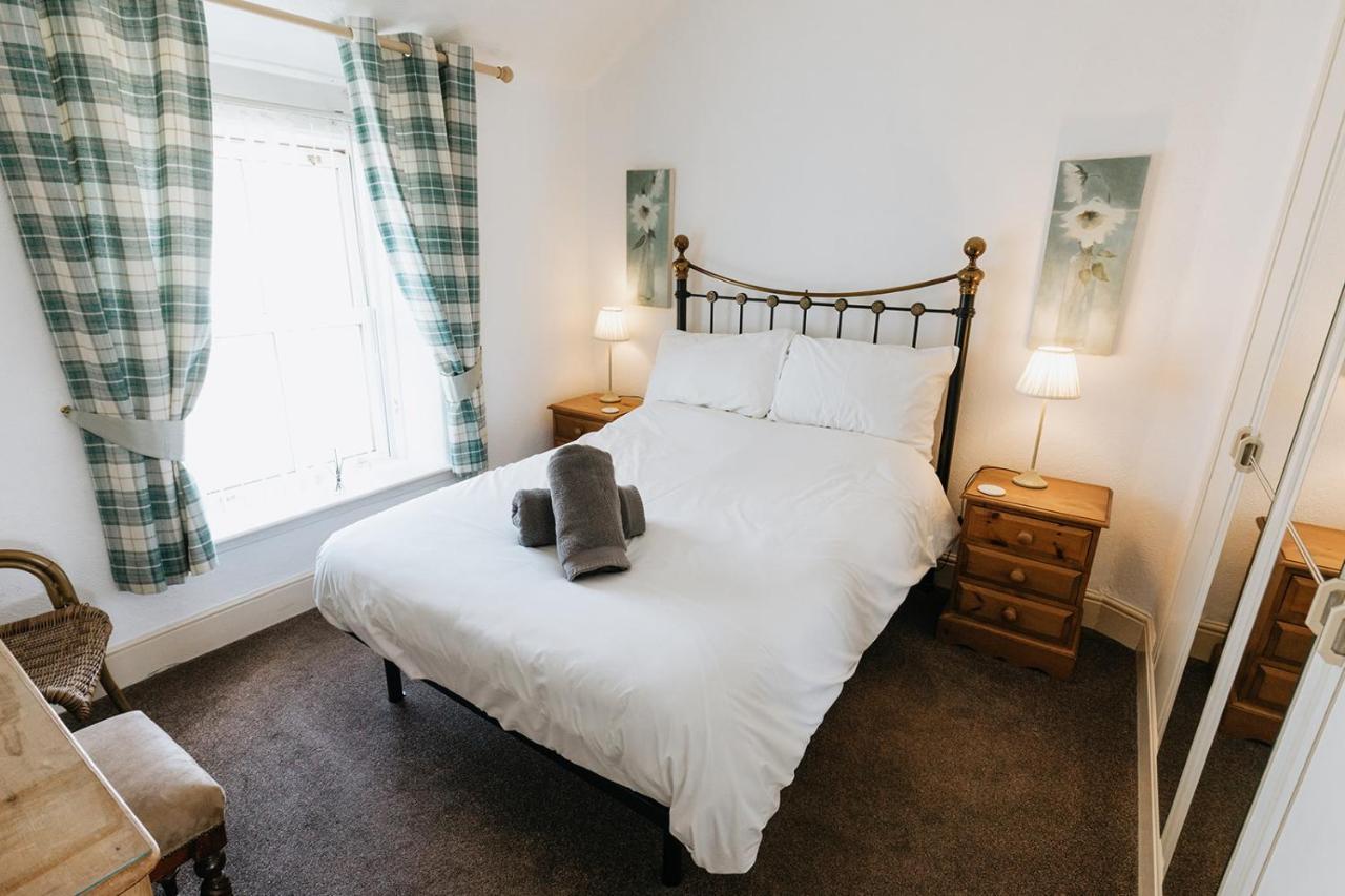 Willow Cottage - Cost 3 Bed Cottage In Penrhyn Bay With Sea Views With Access To Snowdonia Rhôs-on-Sea Kültér fotó