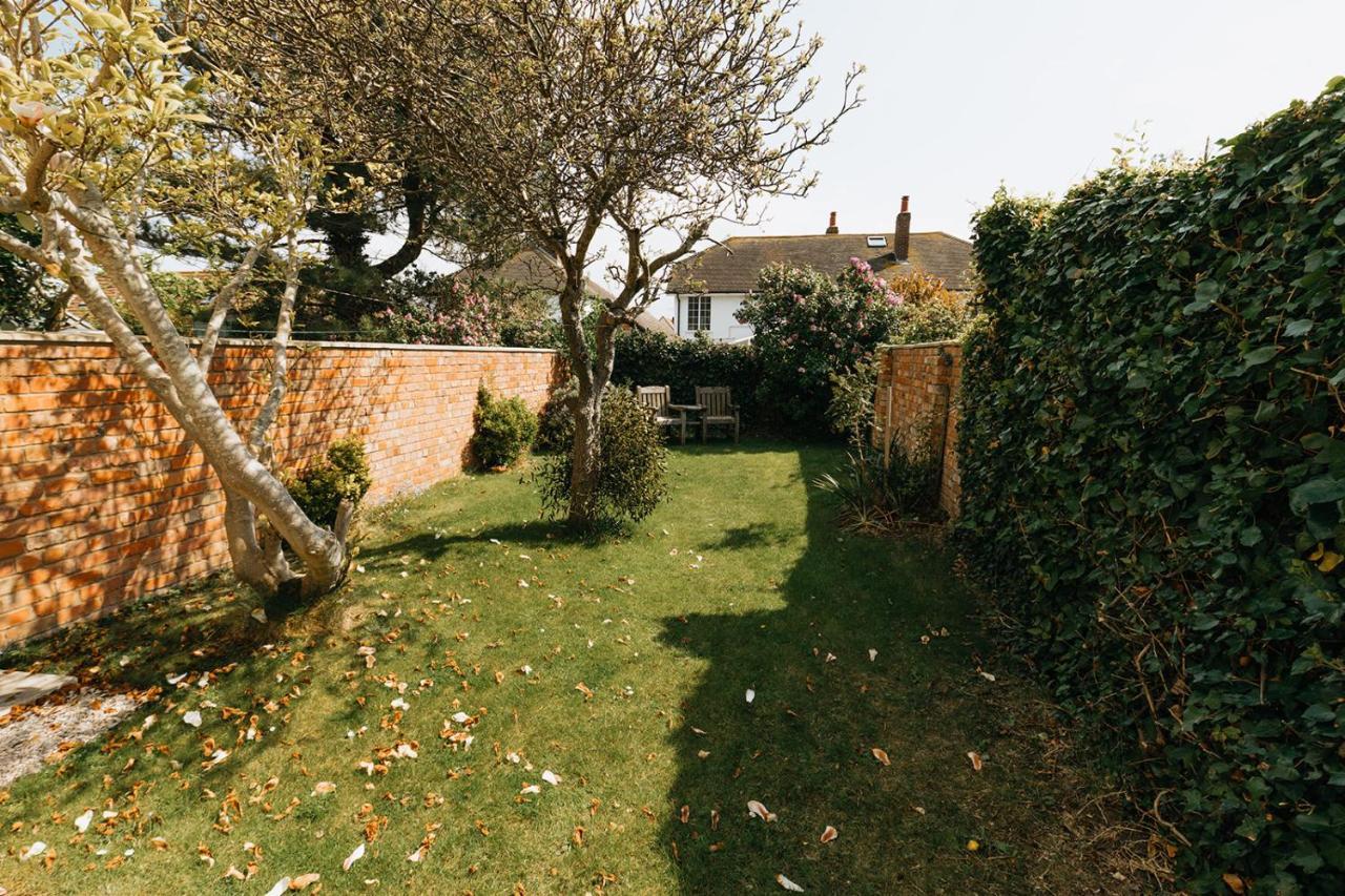Willow Cottage - Cost 3 Bed Cottage In Penrhyn Bay With Sea Views With Access To Snowdonia Rhôs-on-Sea Kültér fotó